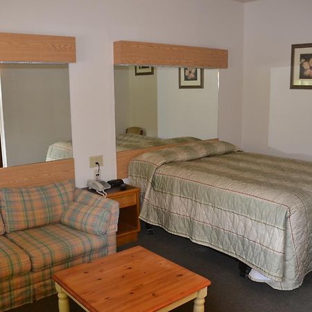 Calabogie Motor Inn ภายนอก รูปภาพ