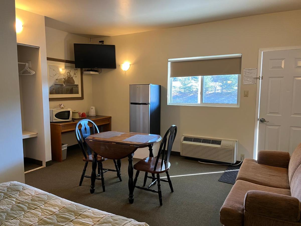 Calabogie Motor Inn ภายนอก รูปภาพ