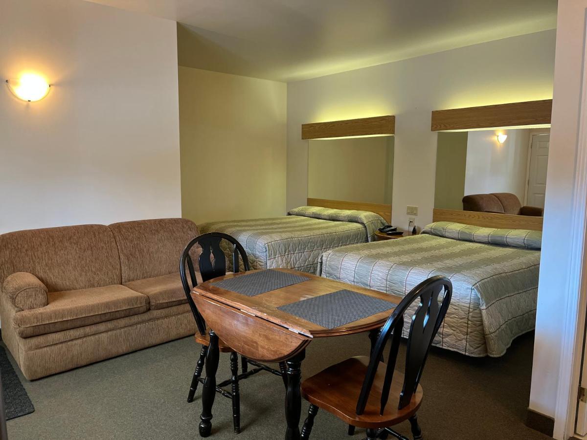 Calabogie Motor Inn ภายนอก รูปภาพ