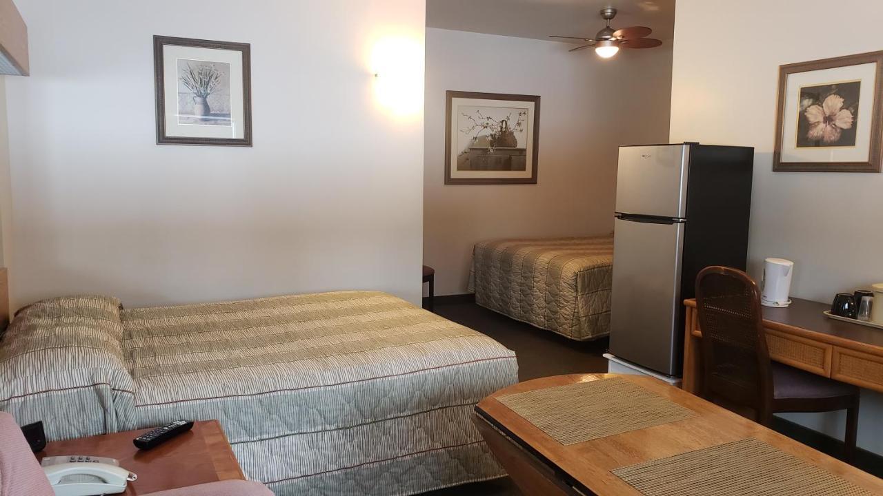 Calabogie Motor Inn ภายนอก รูปภาพ