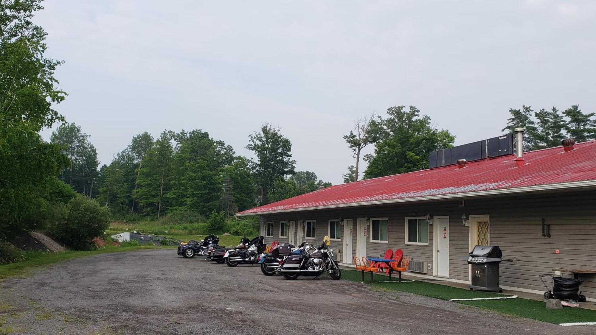 Calabogie Motor Inn ภายนอก รูปภาพ