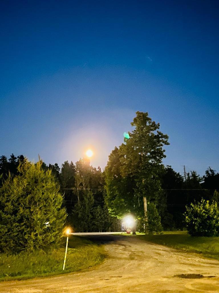 Calabogie Motor Inn ภายนอก รูปภาพ