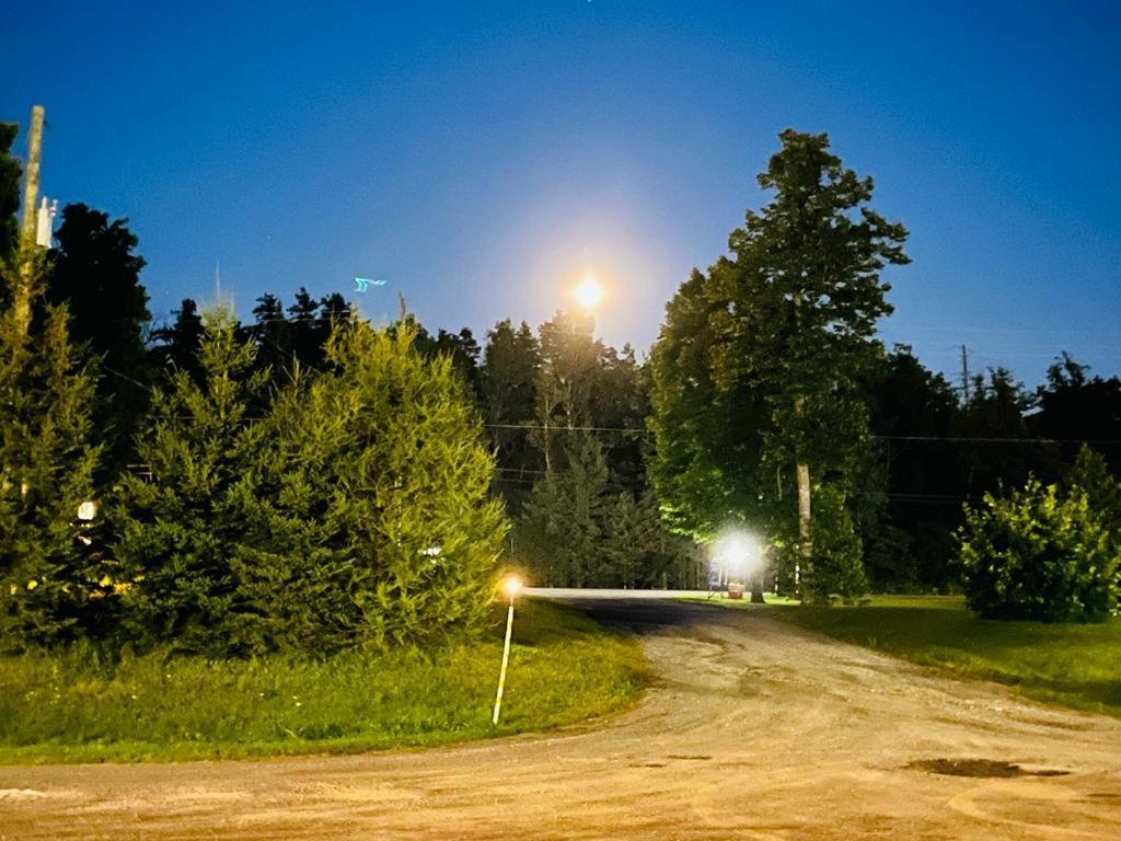 Calabogie Motor Inn ภายนอก รูปภาพ
