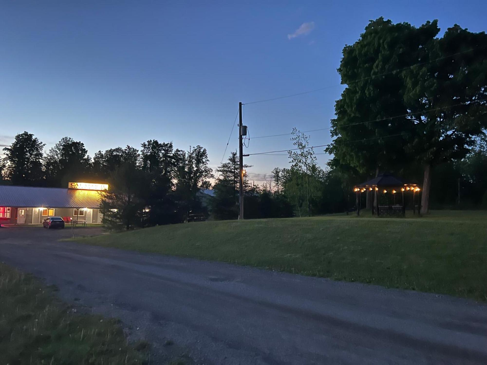 Calabogie Motor Inn ภายนอก รูปภาพ