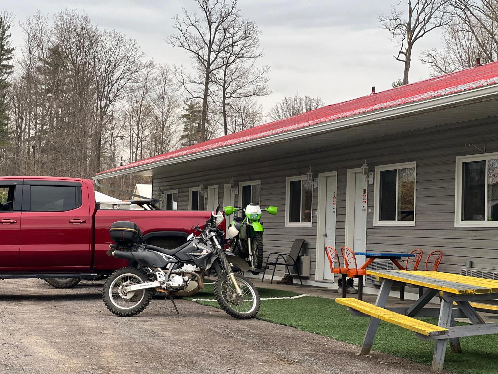 Calabogie Motor Inn ภายนอก รูปภาพ