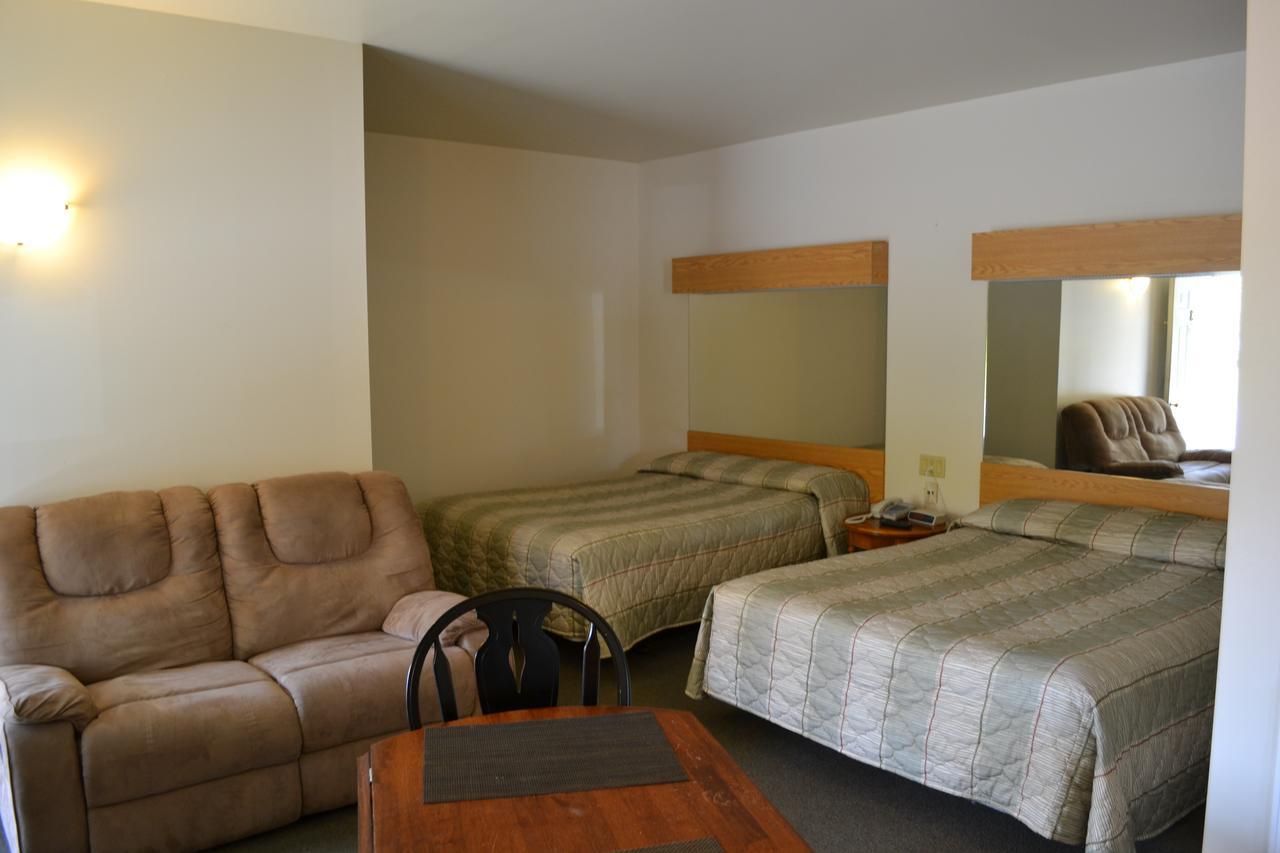 Calabogie Motor Inn ภายนอก รูปภาพ