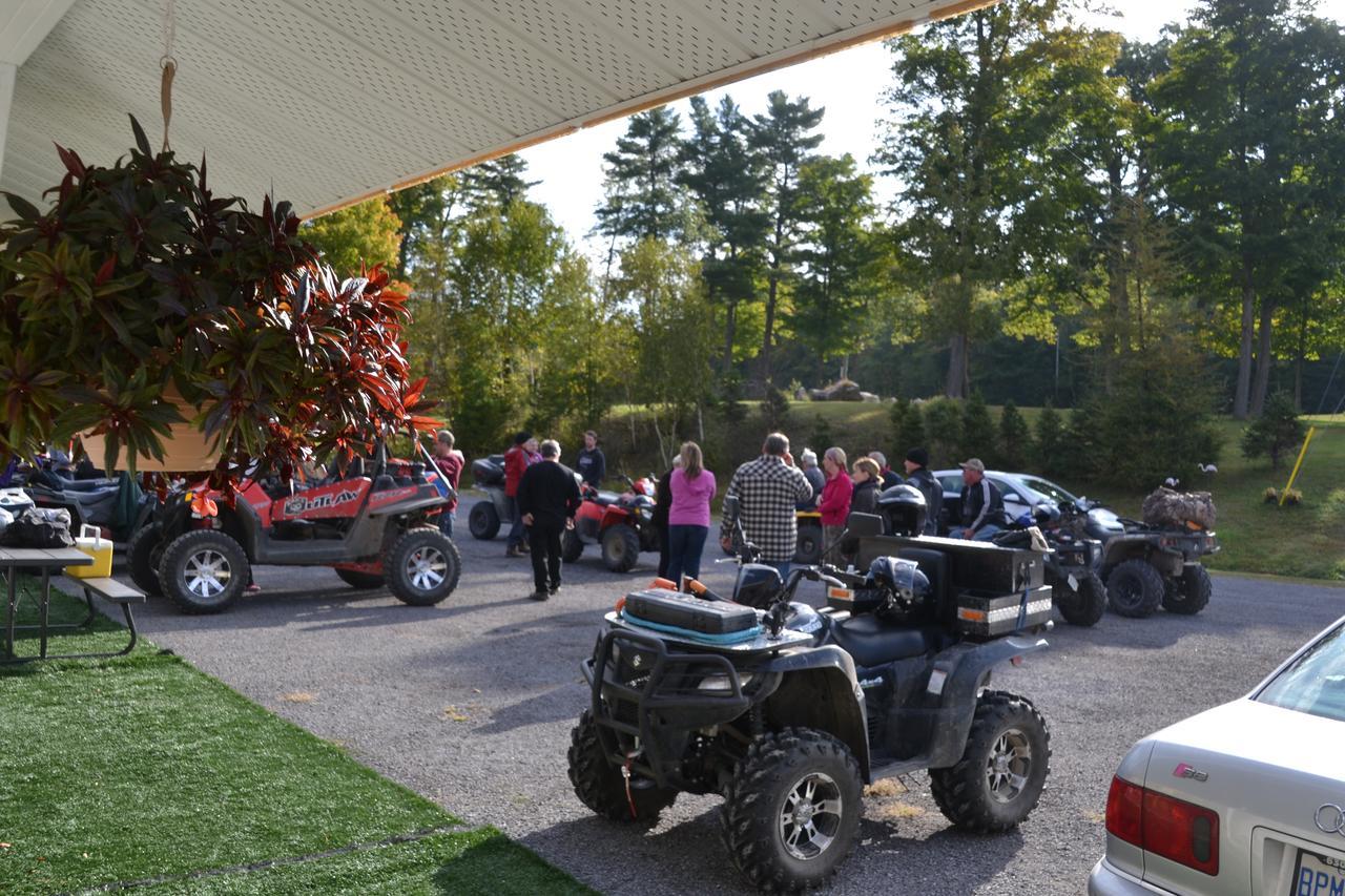 Calabogie Motor Inn ภายนอก รูปภาพ