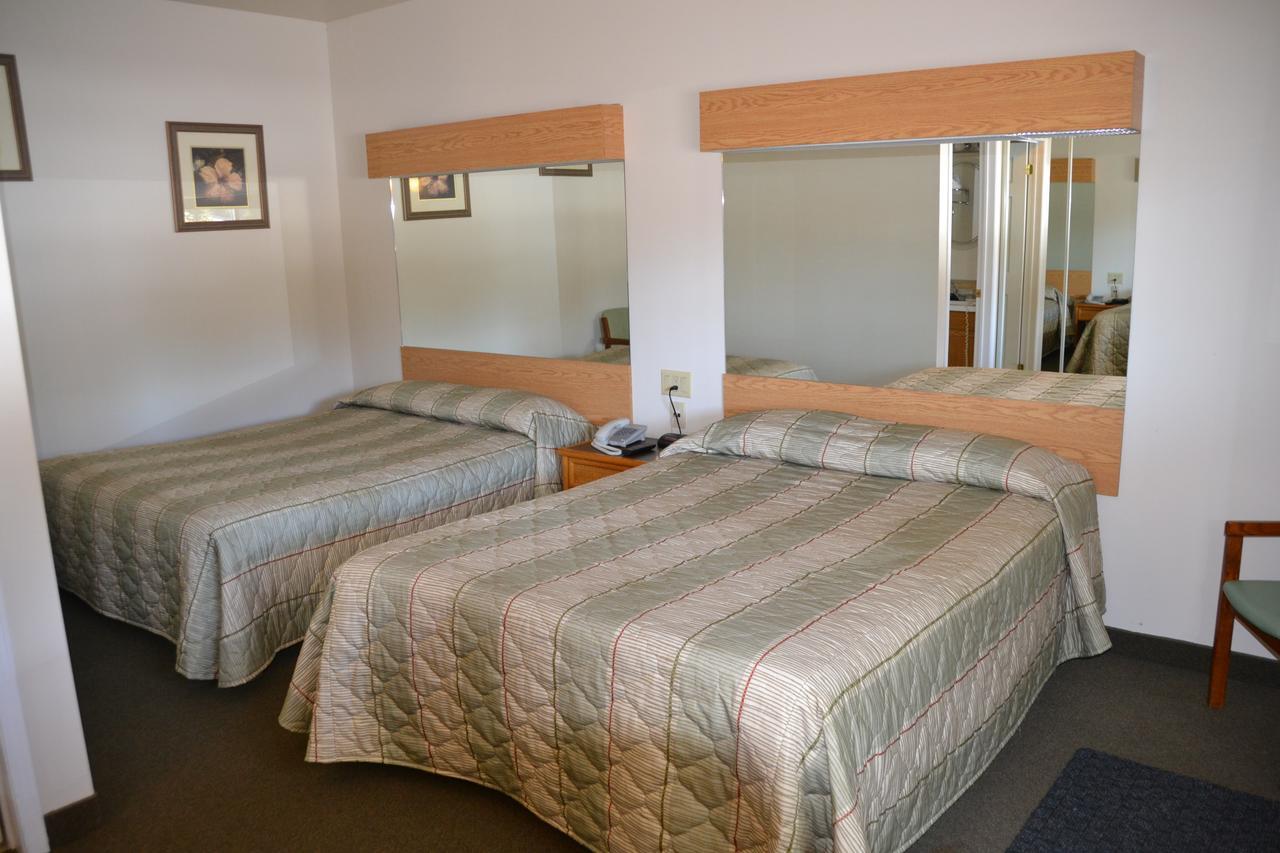 Calabogie Motor Inn ภายนอก รูปภาพ